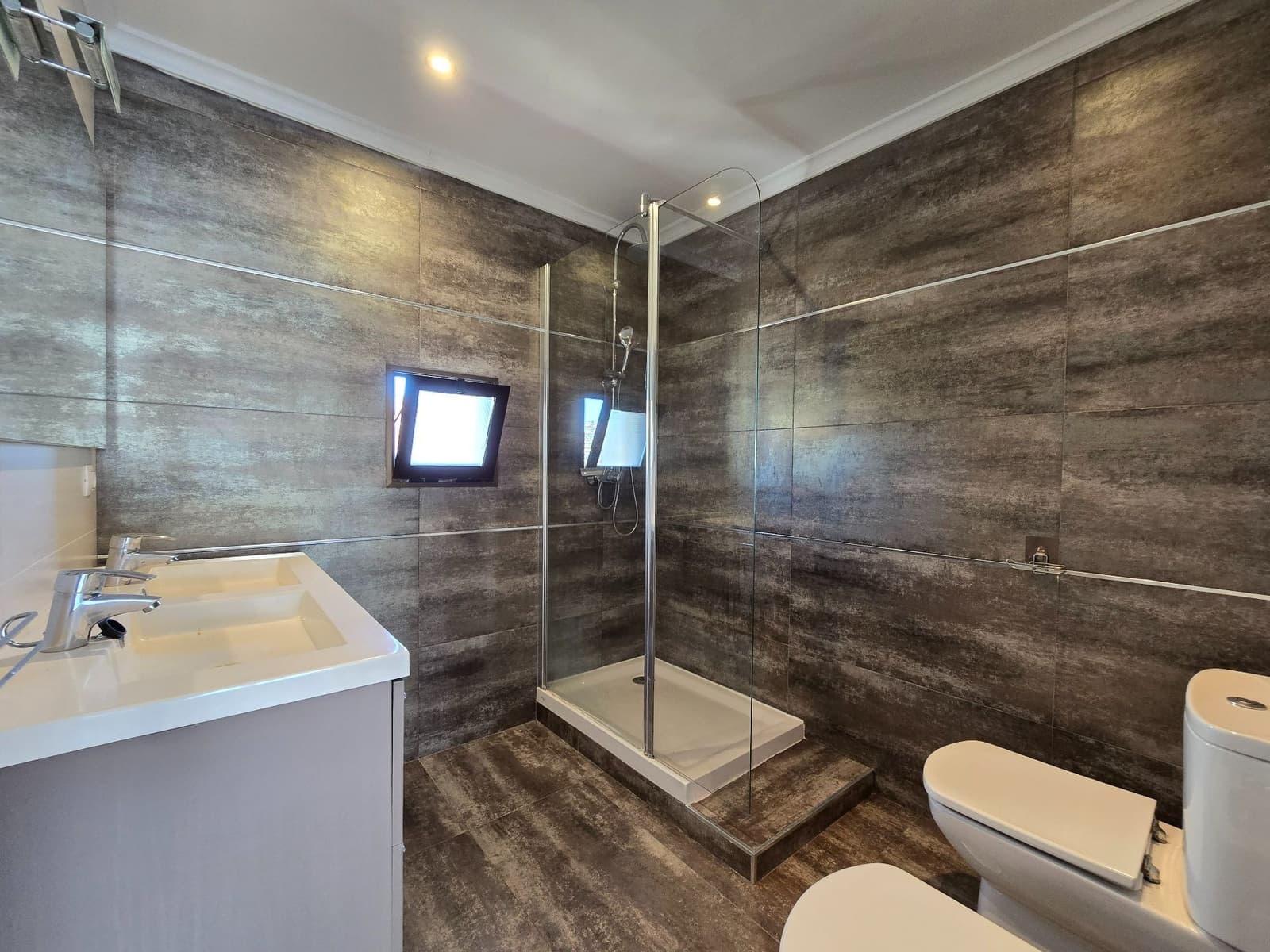 2 camera da letto Appartamento da affittare in Alicante citta con garage - 1.800 € (Rif: 9366952)