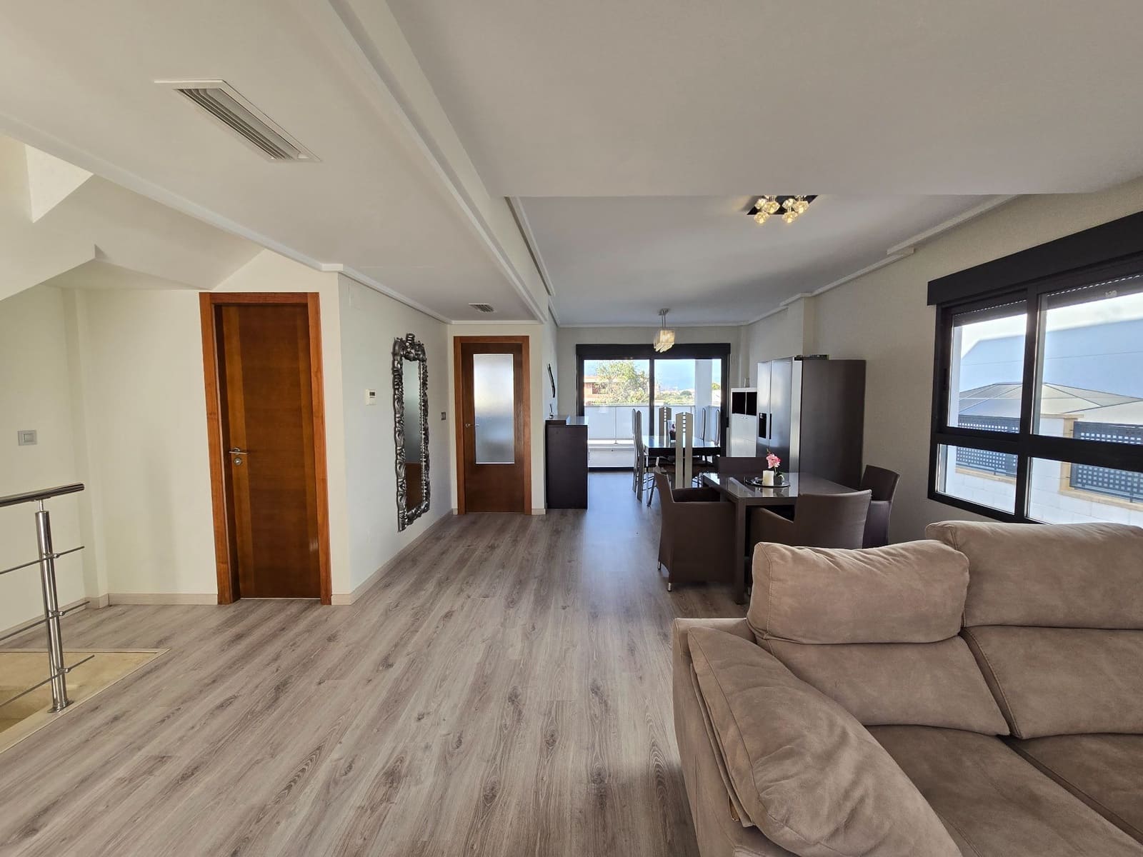 3 makuuhuone Huvila myytävänä paikassa Alicante kaupunki mukana uima-altaan 
autotalli - 585 000 € (Ref: 9387389)