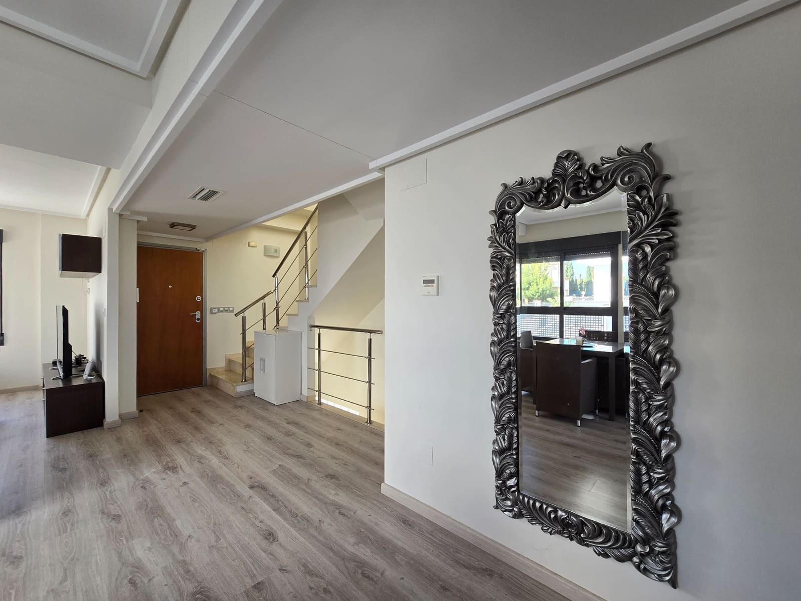 3 makuuhuone Huvila myytävänä paikassa Alicante kaupunki mukana uima-altaan 
autotalli - 585 000 € (Ref: 9387389)