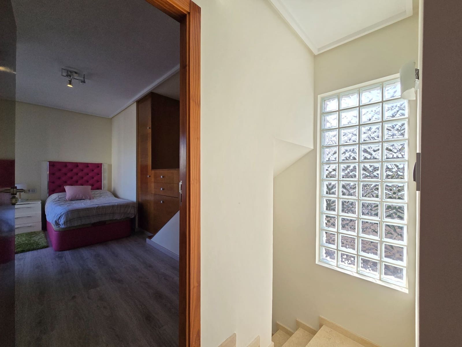 3 makuuhuone Huvila myytävänä paikassa Alicante kaupunki mukana uima-altaan 
autotalli - 585 000 € (Ref: 9387389)