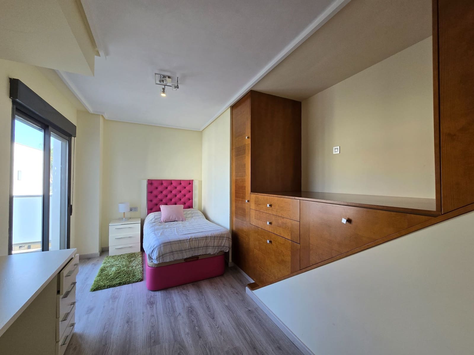 3 makuuhuone Huvila myytävänä paikassa Alicante kaupunki mukana uima-altaan 
autotalli - 585 000 € (Ref: 9387389)