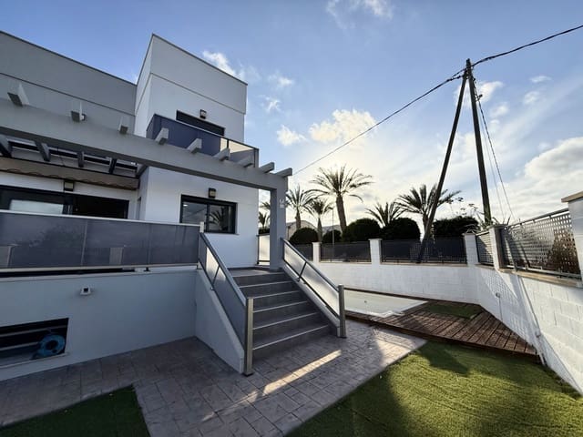 3 makuuhuone Huvila myytävänä paikassa Alicante kaupunki mukana uima-altaan 
autotalli - 585 000 € (Ref: 9387389)