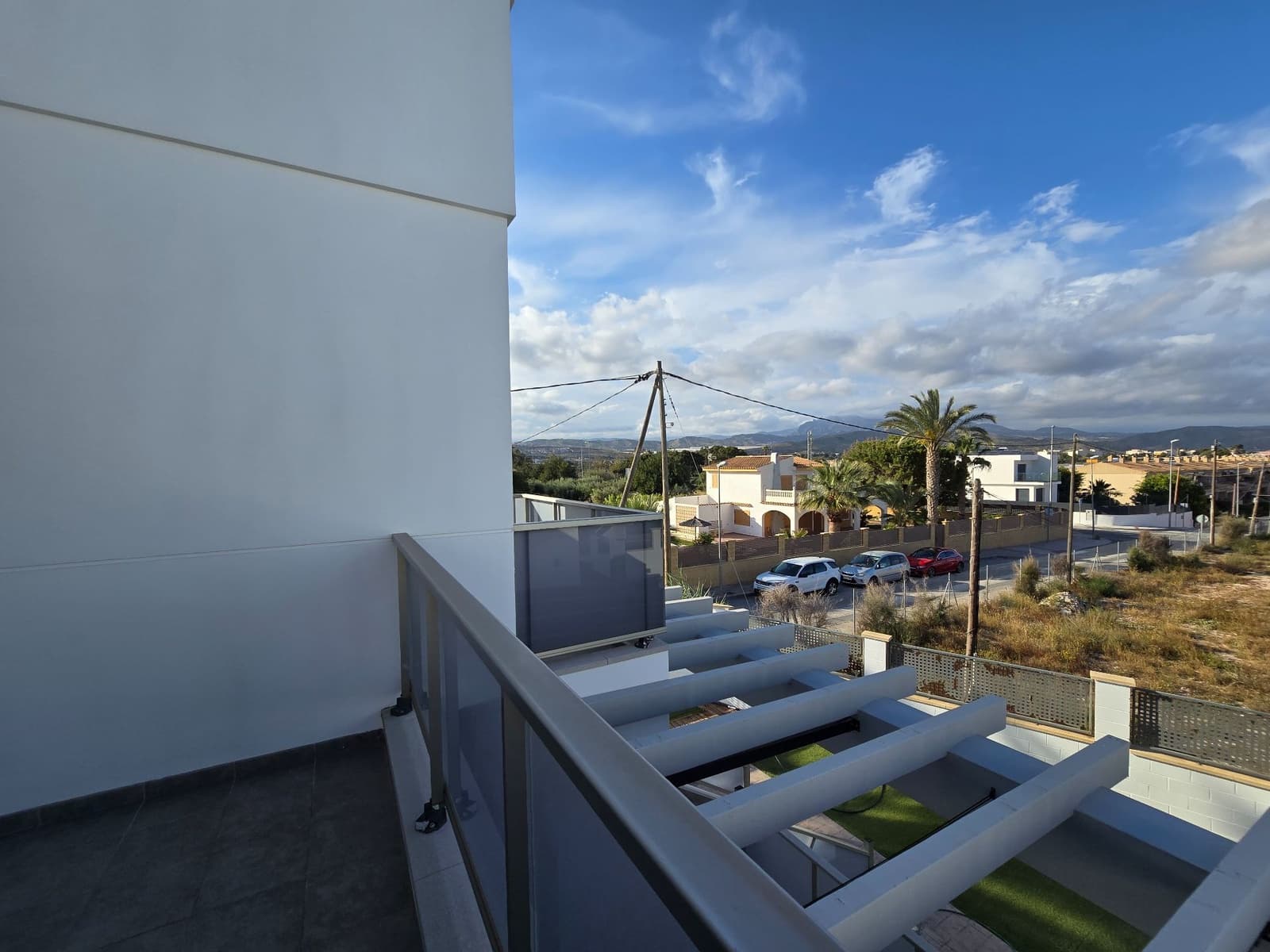 3 makuuhuone Huvila myytävänä paikassa Alicante kaupunki mukana uima-altaan 
autotalli - 585 000 € (Ref: 9387389)