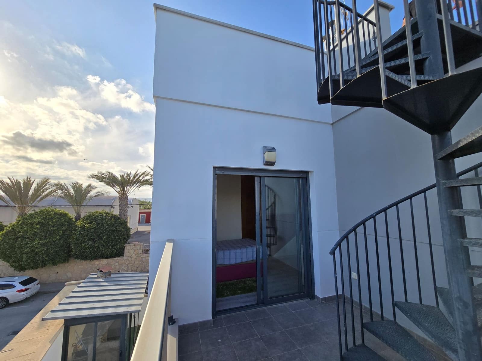 3 makuuhuone Huvila myytävänä paikassa Alicante kaupunki mukana uima-altaan 
autotalli - 585 000 € (Ref: 9387389)