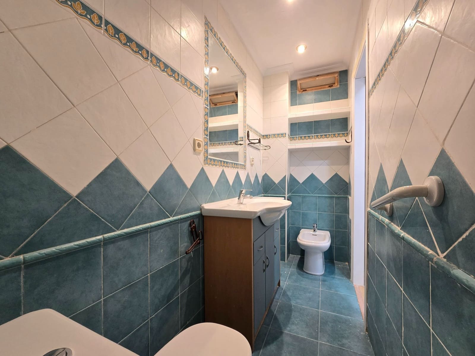 3 bedroom Flat for rent in Alicante / Alacant city - € 1,000 (Ref: 9421866)