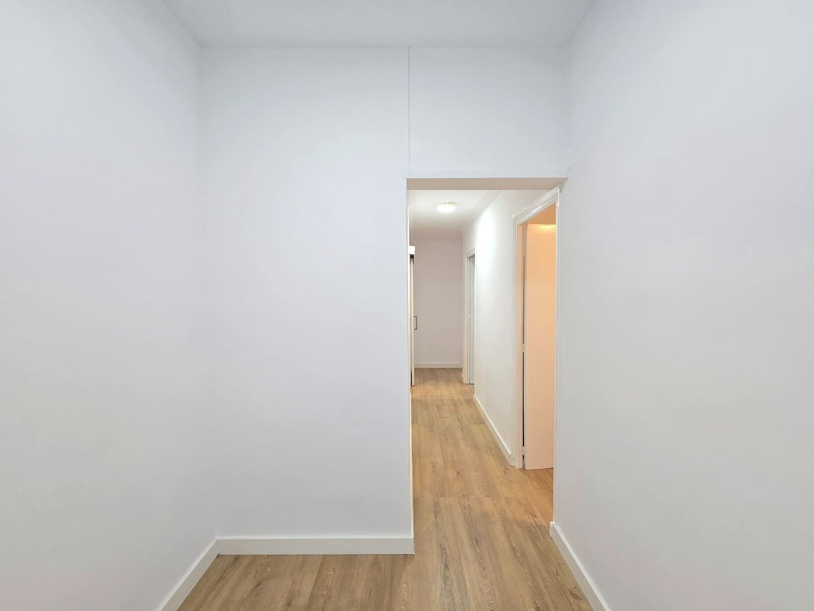 3 bedroom Flat for rent in Alicante / Alacant city - € 1,000 (Ref: 9421866)