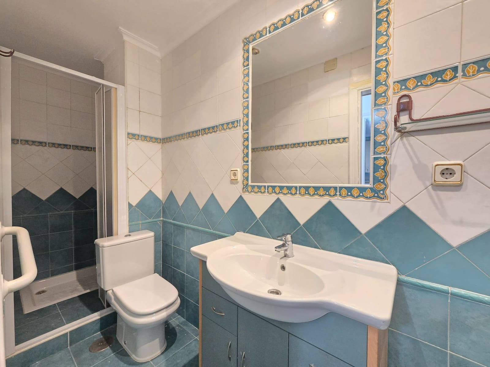 3 bedroom Flat for rent in Alicante / Alacant city - € 1,000 (Ref: 9421866)