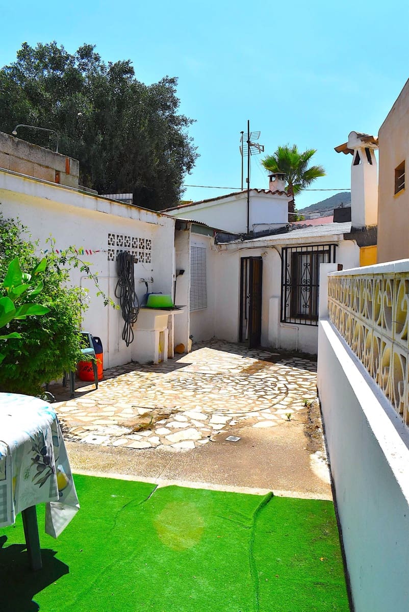 3 bedroom Villa for sale in Albir with garage - € 516,000 (Ref: 9424289)