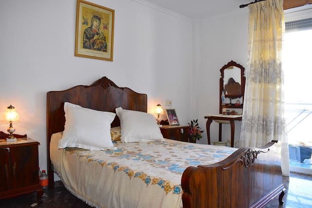 4 bedroom Townhouse for sale in Castell de Castells with garage - € 159,000 (Ref: 9424291)