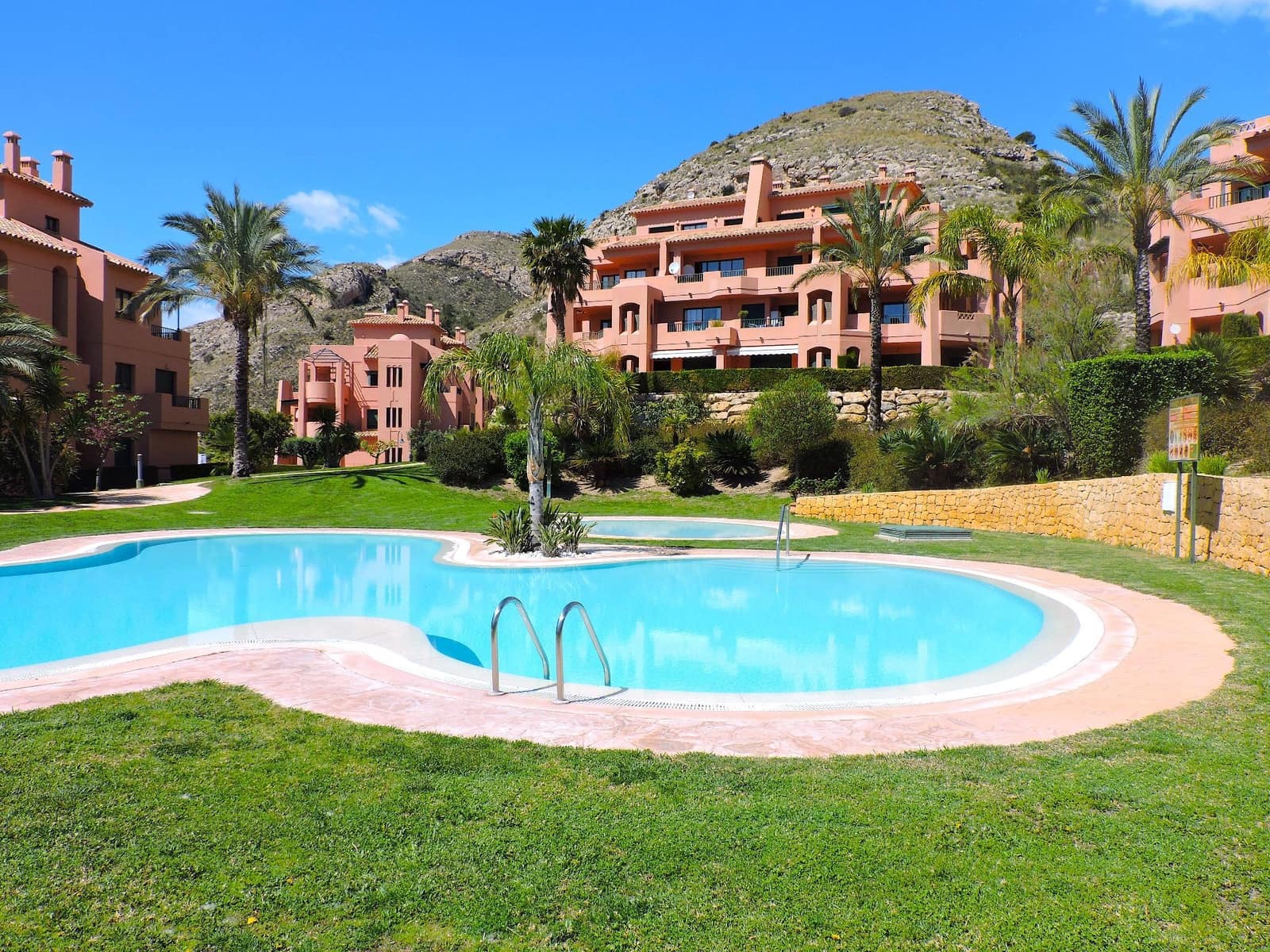 2 bedroom Apartment for sale in Finestrat with pool garage - € 319,000 (Ref: 9424294)