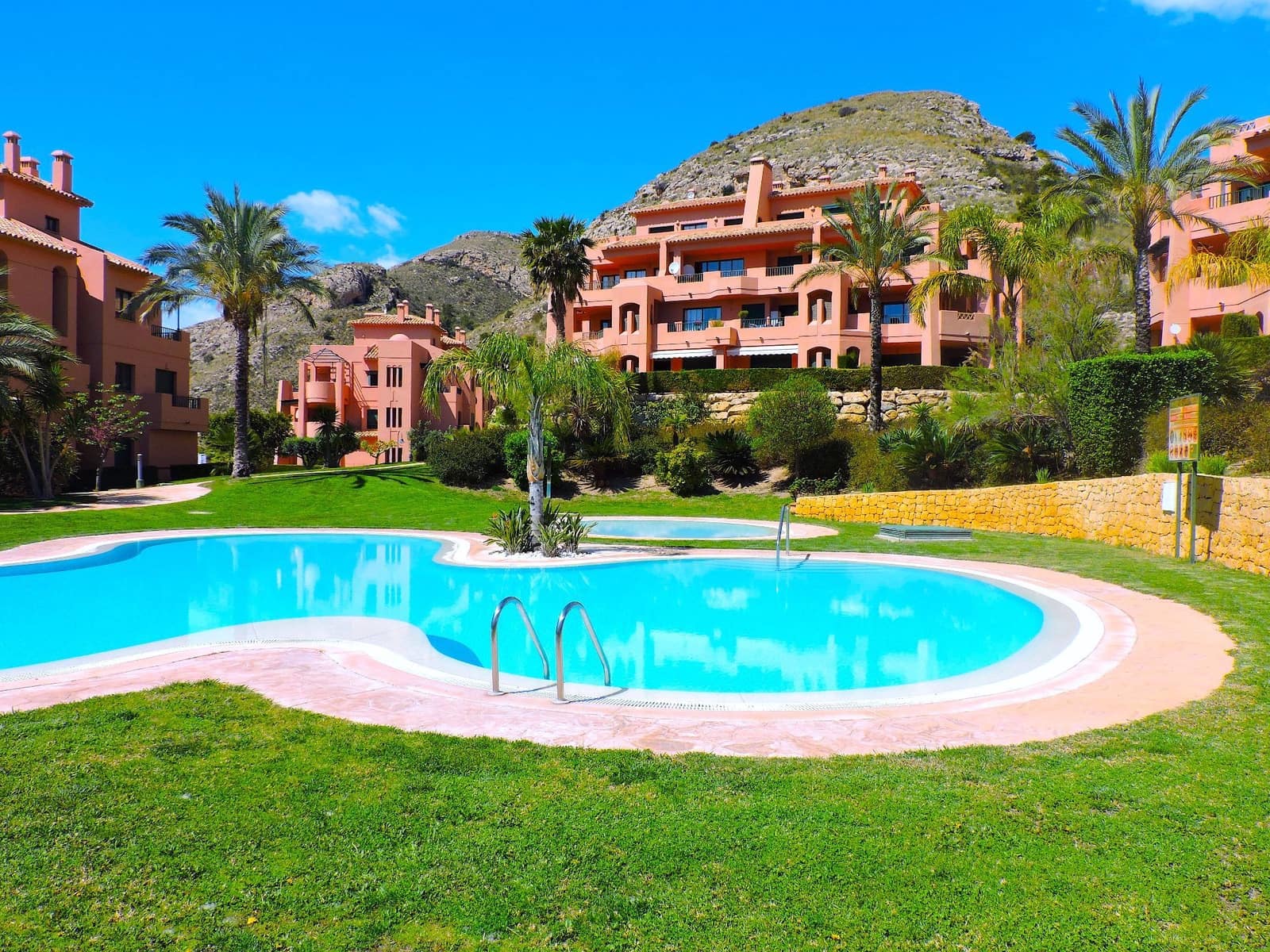2 bedroom Apartment for sale in Finestrat with pool garage - € 410,000 (Ref: 9424295)