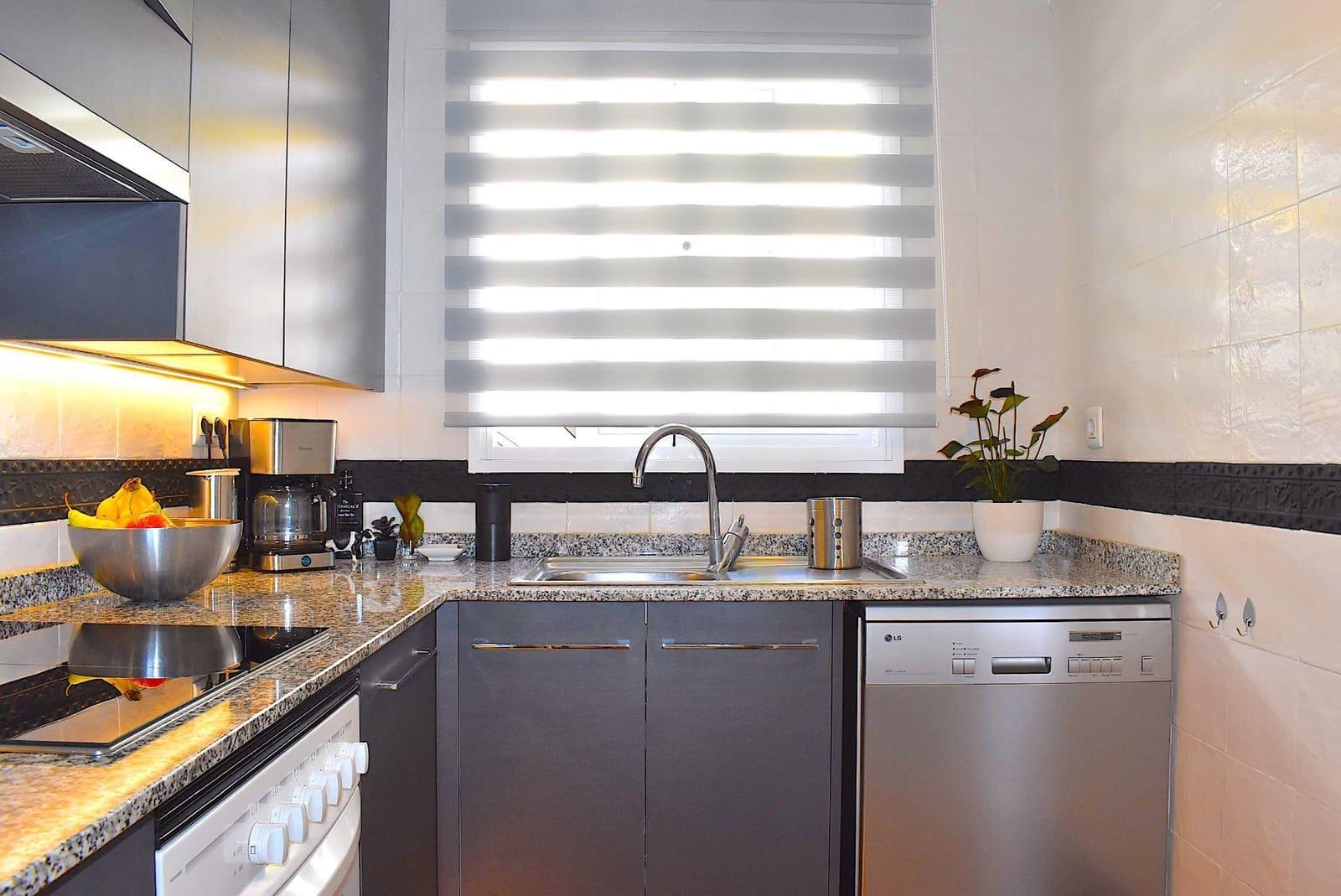 3 sovrum Semi-fristående Villa till salu i Finestrat med pool garage - 350 000 € (Ref: 9424299)