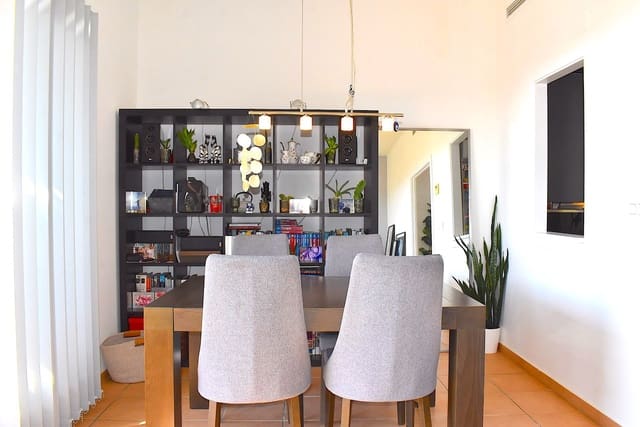 3 sovrum Semi-fristående Villa till salu i Finestrat med pool garage - 350 000 € (Ref: 9424299)