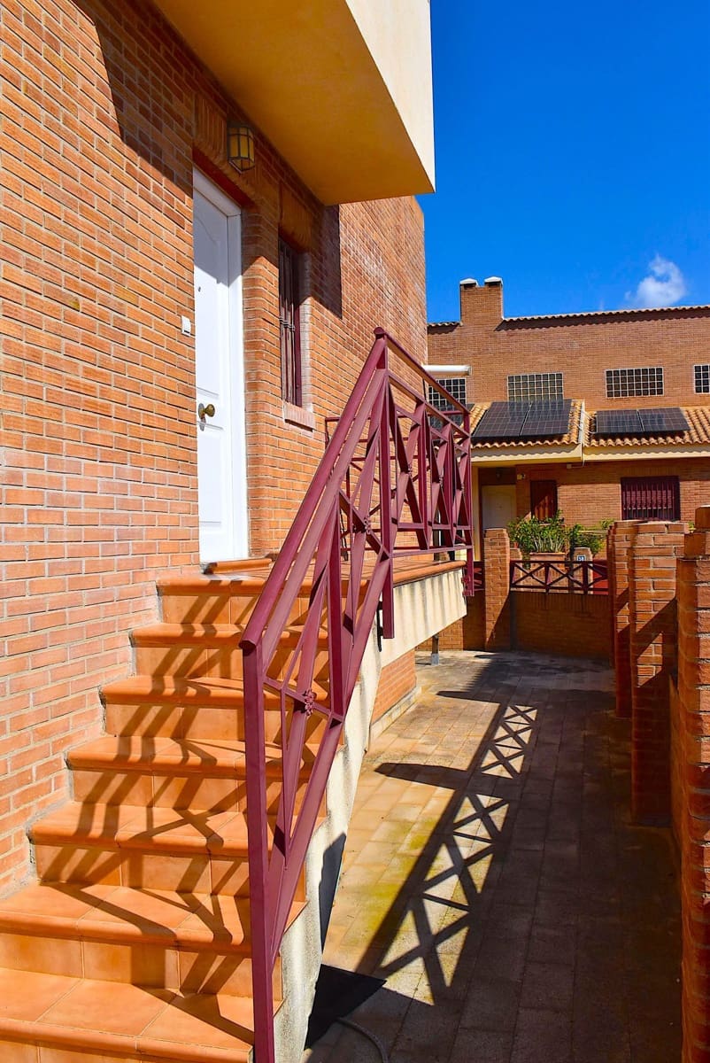 5 bedroom Semi-detached Villa for sale in La Nucia with pool garage - € 310,000 (Ref: 9424300)