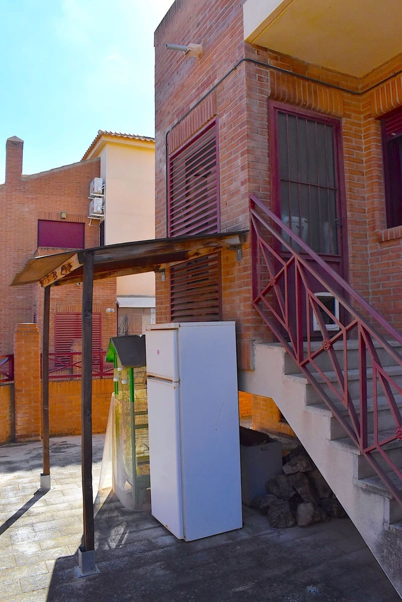 5 bedroom Semi-detached Villa for sale in La Nucia with pool garage - € 310,000 (Ref: 9424300)