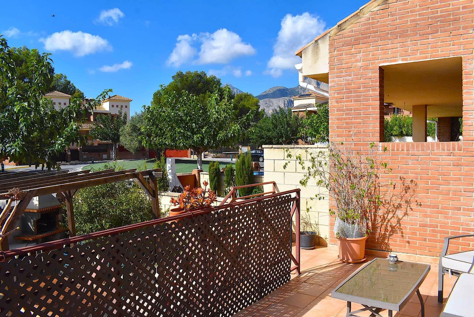 5 bedroom Semi-detached Villa for sale in La Nucia with pool garage - € 310,000 (Ref: 9424300)