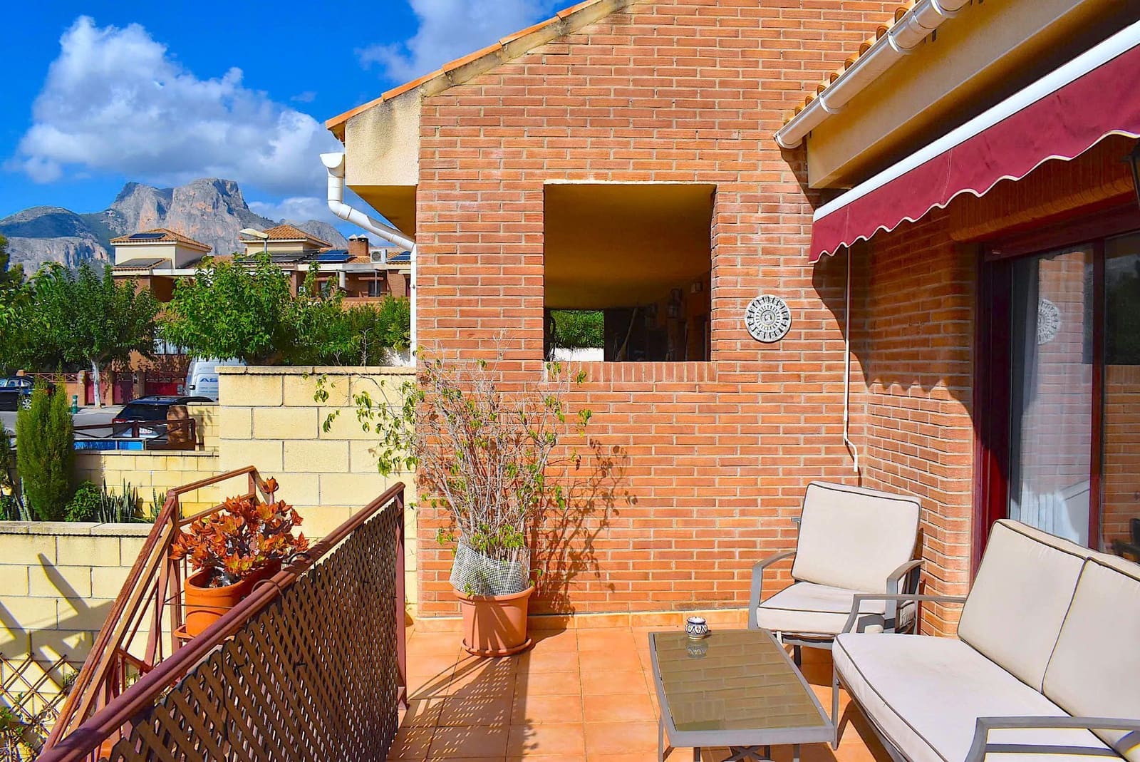 5 bedroom Semi-detached Villa for sale in La Nucia with pool garage - € 310,000 (Ref: 9424300)