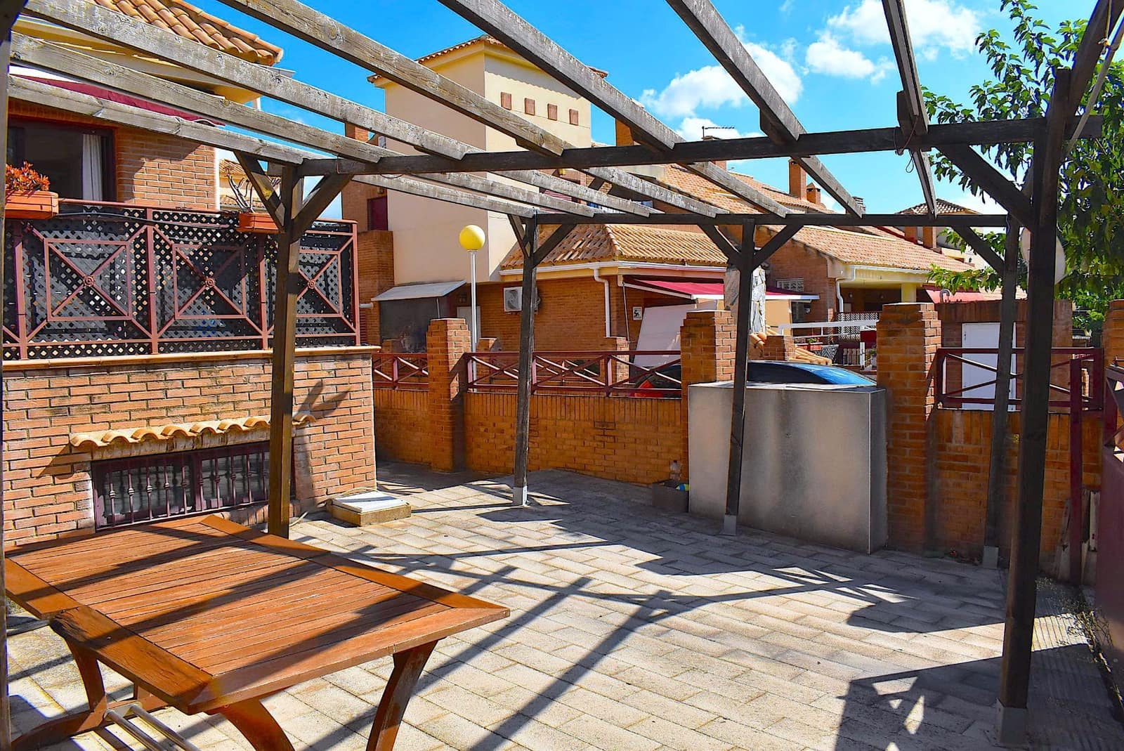 5 bedroom Semi-detached Villa for sale in La Nucia with pool garage - € 310,000 (Ref: 9424300)