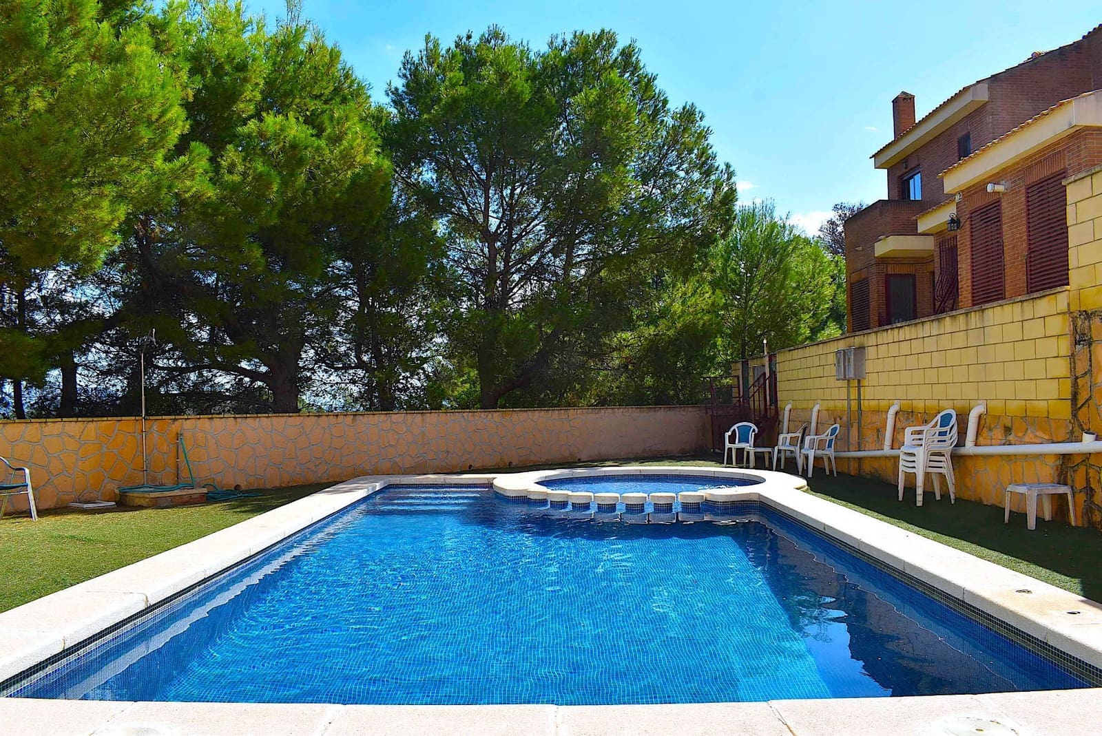 5 bedroom Semi-detached Villa for sale in La Nucia with pool garage - € 310,000 (Ref: 9424300)