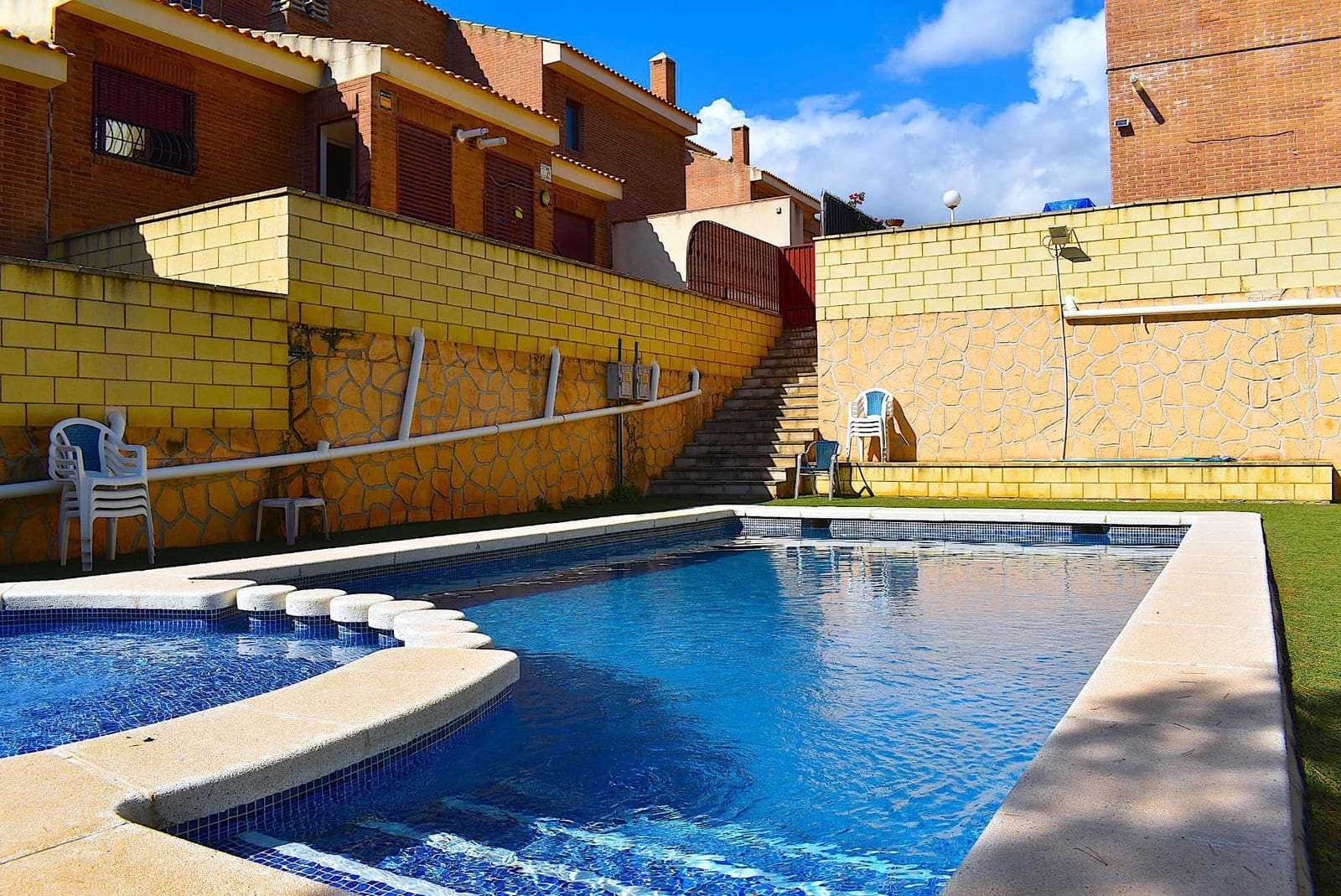 5 bedroom Semi-detached Villa for sale in La Nucia with pool garage - € 310,000 (Ref: 9424300)