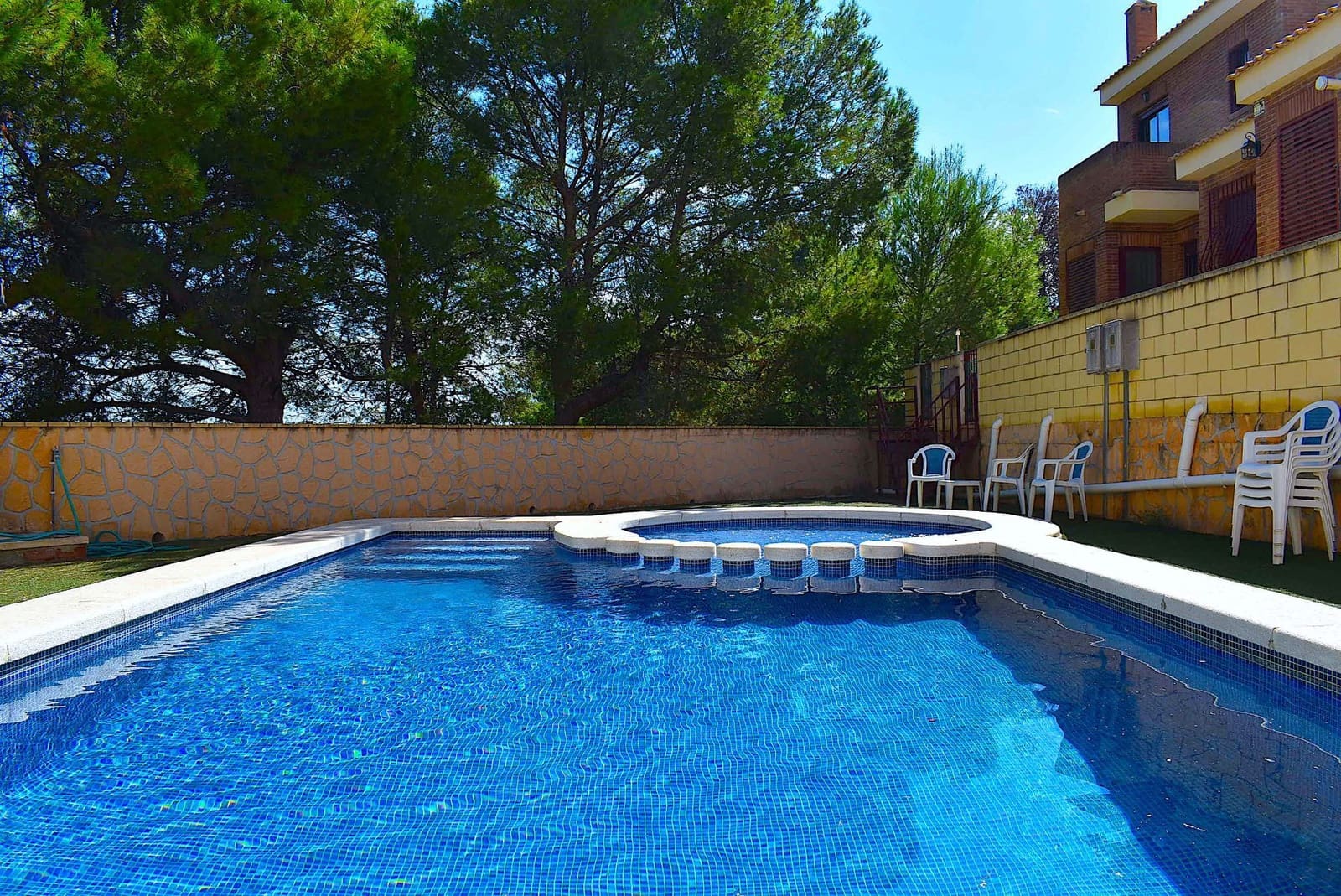 5 bedroom Semi-detached Villa for sale in La Nucia with pool garage - € 310,000 (Ref: 9424300)