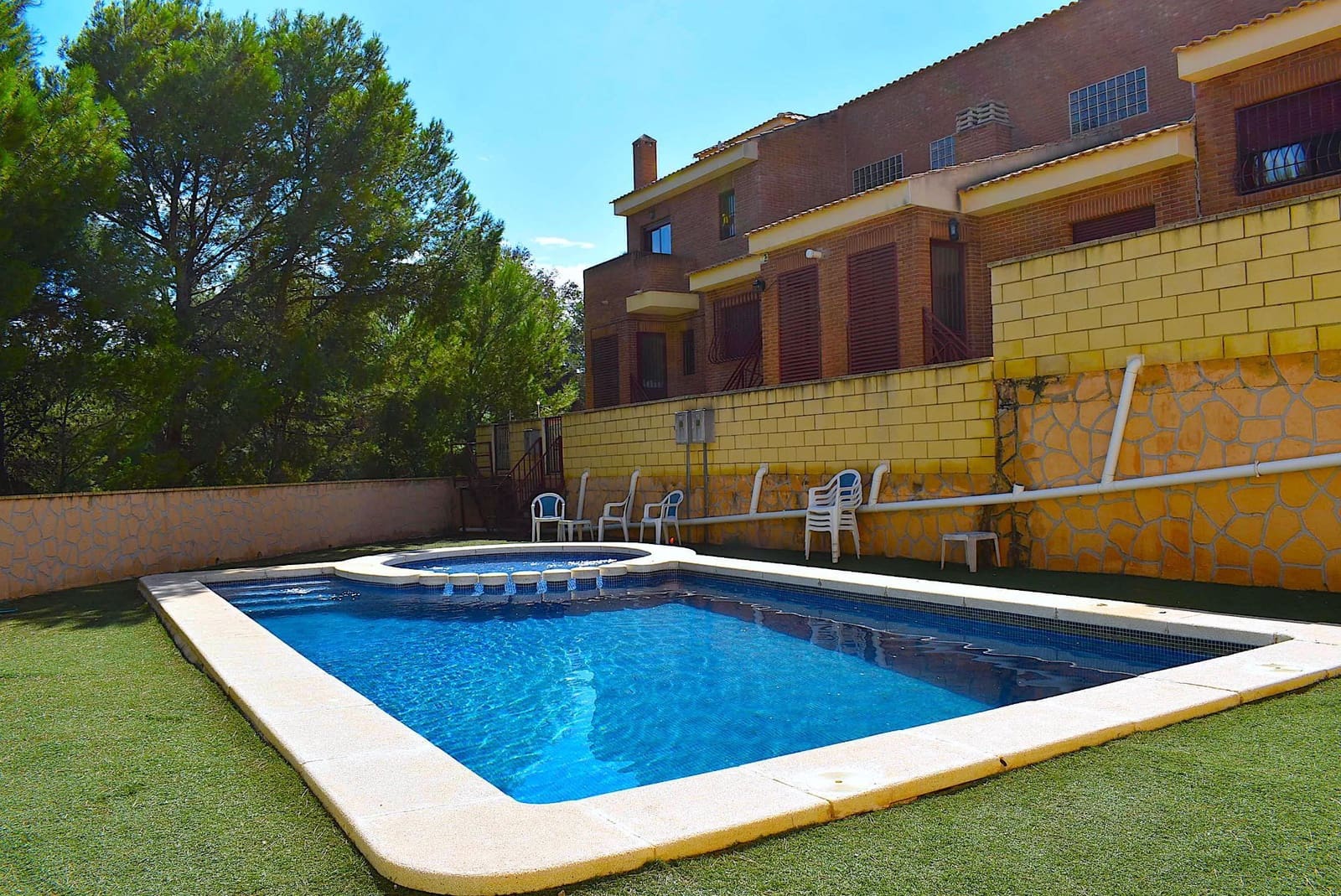 5 bedroom Semi-detached Villa for sale in La Nucia with pool garage - € 310,000 (Ref: 9424300)