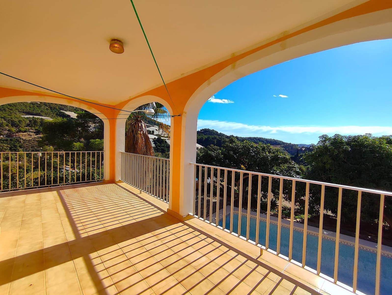 5 soveværelse Finca/Landehus til salg i Callosa d'En Sarria med swimmingpool garage - € 450.000 (Ref: 9424303)