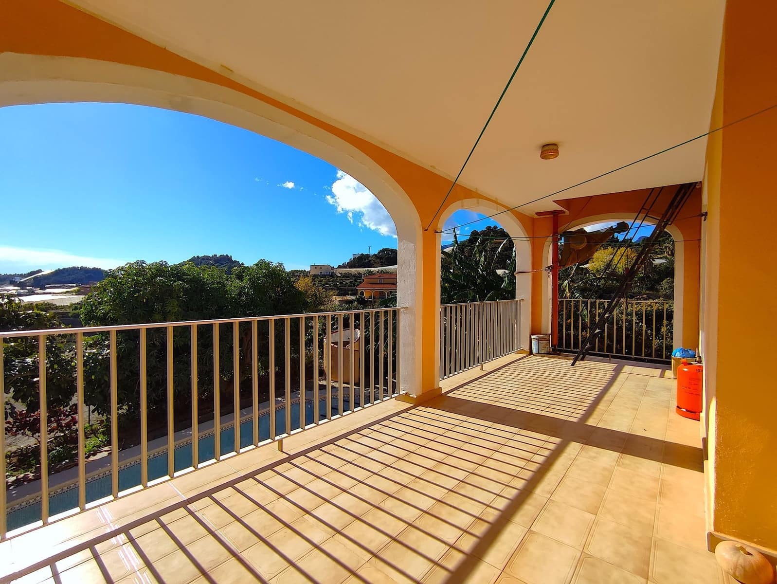 5 soveværelse Finca/Landehus til salg i Callosa d'En Sarria med swimmingpool garage - € 450.000 (Ref: 9424303)