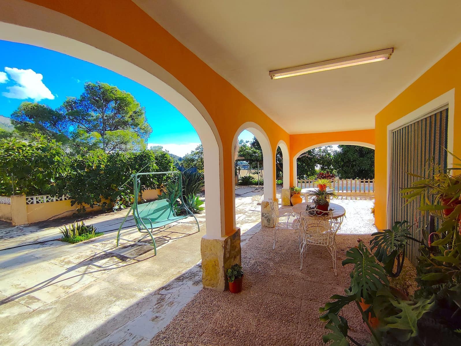 5 soveværelse Finca/Landehus til salg i Callosa d'En Sarria med swimmingpool garage - € 450.000 (Ref: 9424303)