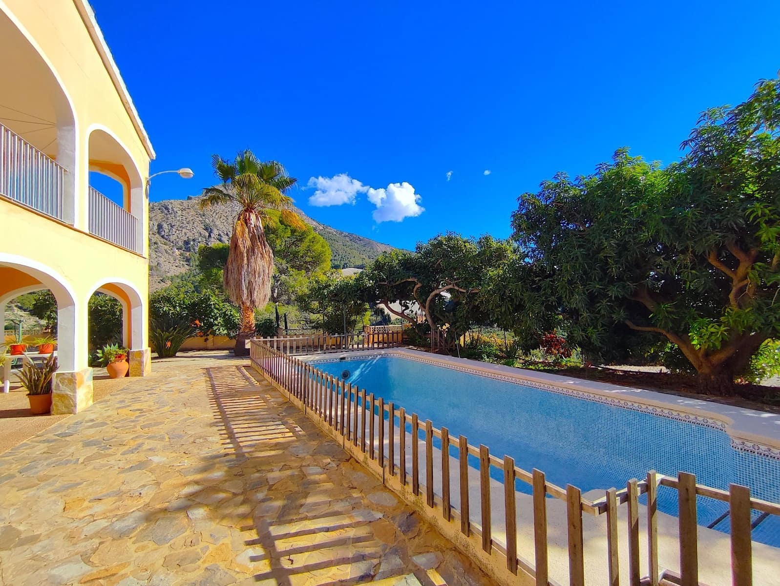 5 soveværelse Finca/Landehus til salg i Callosa d'En Sarria med swimmingpool garage - € 450.000 (Ref: 9424303)