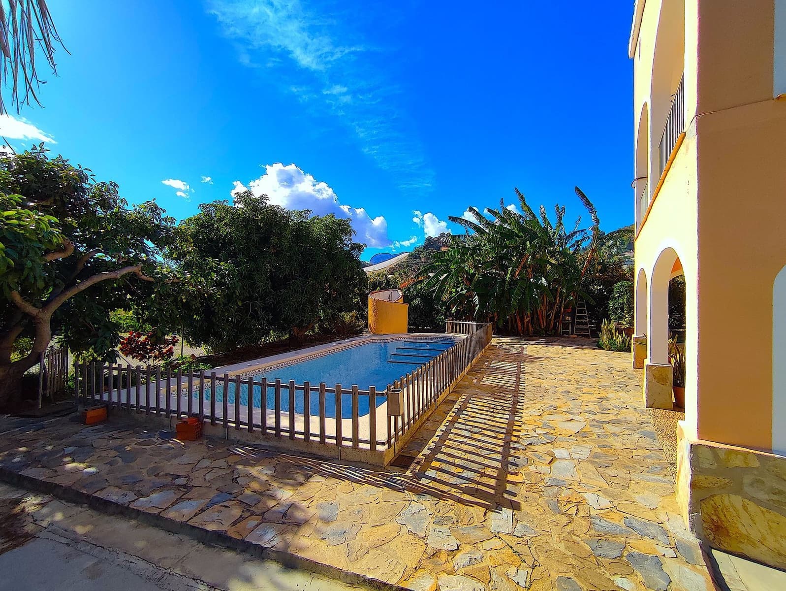 5 soveværelse Finca/Landehus til salg i Callosa d'En Sarria med swimmingpool garage - € 450.000 (Ref: 9424303)