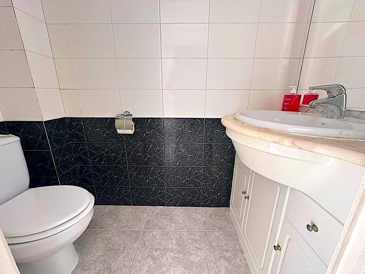 5 camera da letto Villetta Bifamiliare in vendita in Benidorm con piscina garage - 480.000 € (Rif: 9424304)