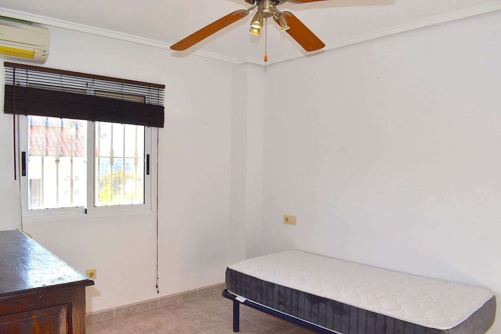 5 camera da letto Villetta Bifamiliare in vendita in Benidorm con piscina garage - 480.000 € (Rif: 9424304)