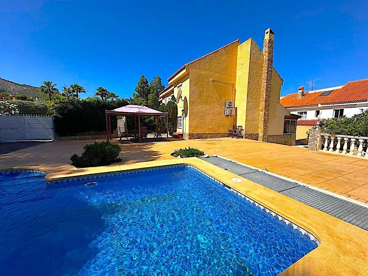 5 camera da letto Villetta Bifamiliare in vendita in Benidorm con piscina garage - 480.000 € (Rif: 9424304)