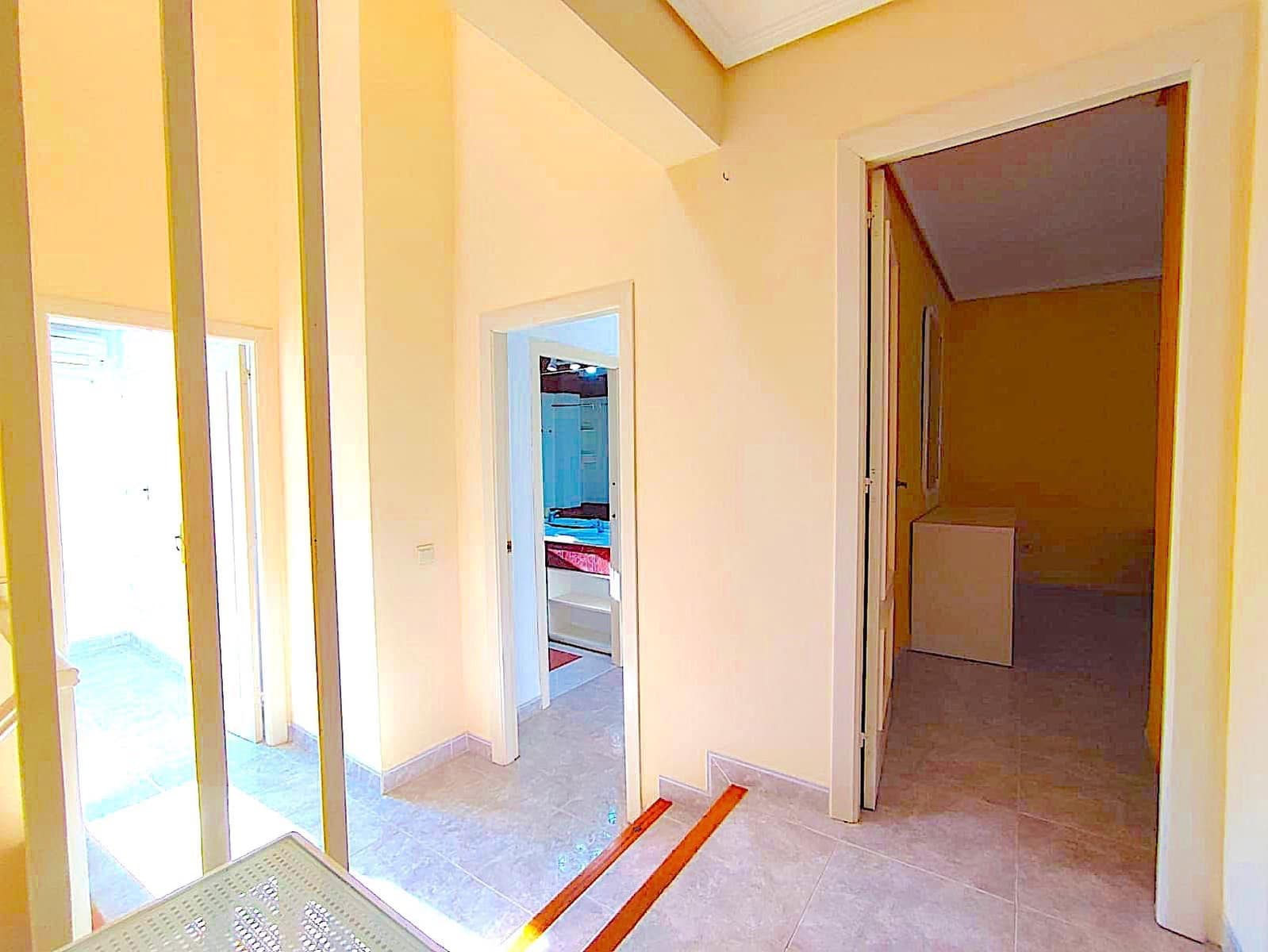 5 camera da letto Villetta Bifamiliare in vendita in Benidorm con piscina garage - 480.000 € (Rif: 9424304)