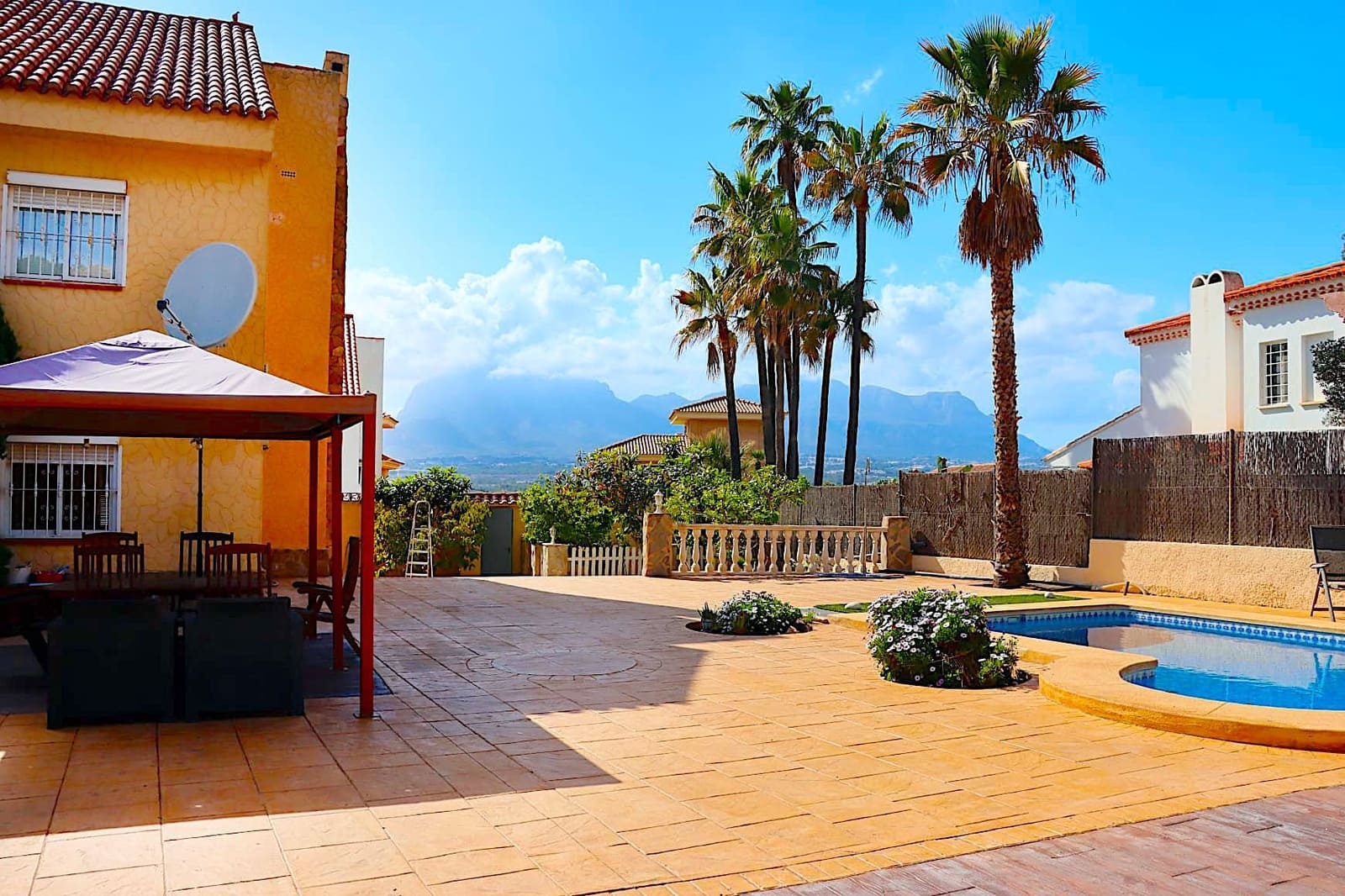 5 camera da letto Villetta Bifamiliare in vendita in Benidorm con piscina garage - 480.000 € (Rif: 9424304)