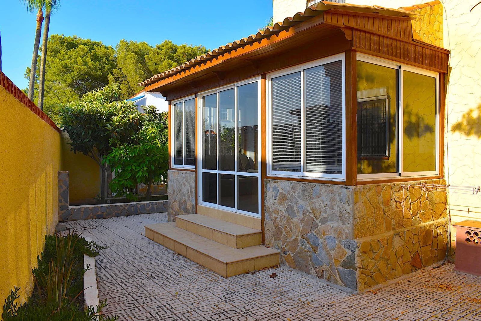 5 camera da letto Villetta Bifamiliare in vendita in Benidorm con piscina garage - 480.000 € (Rif: 9424304)