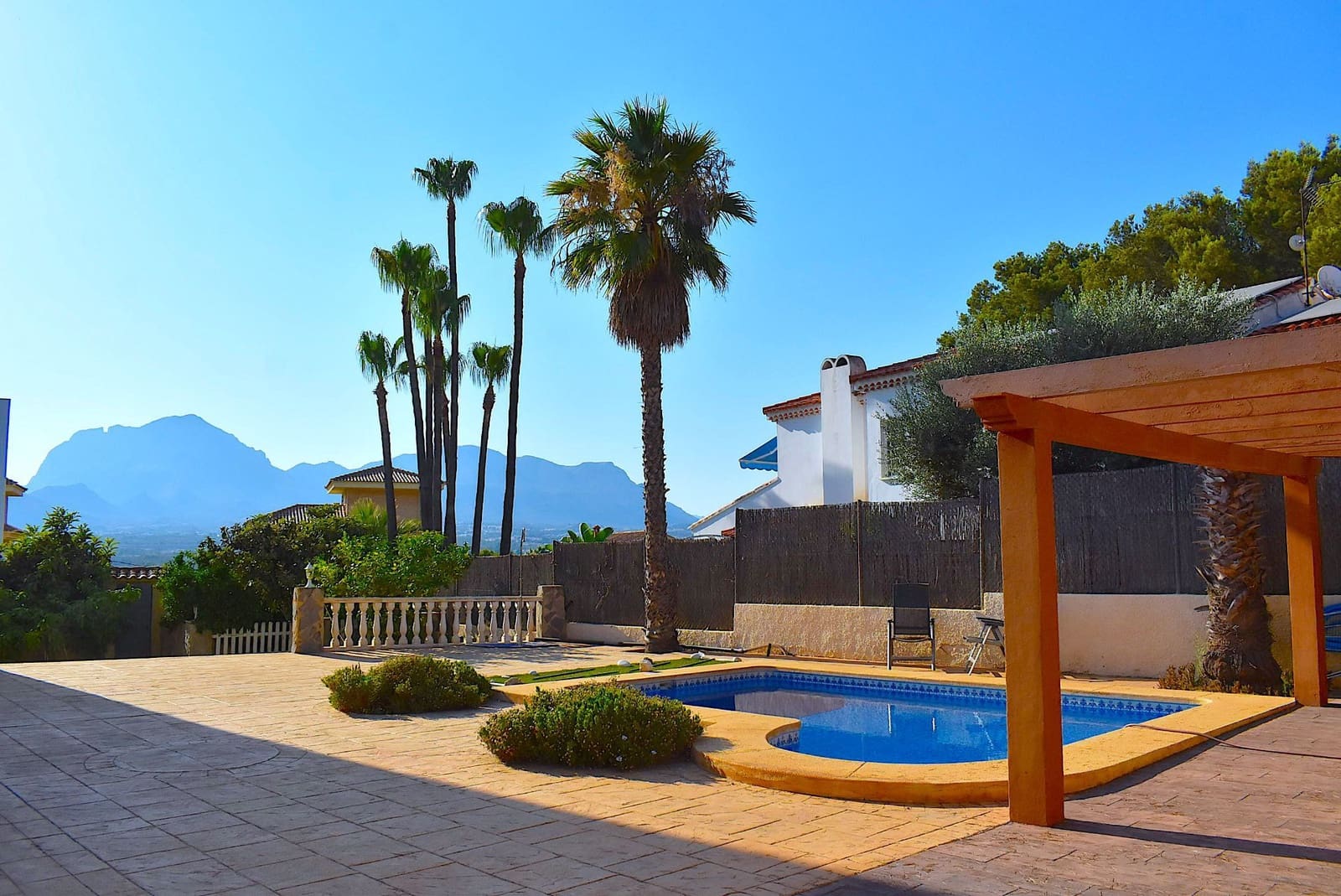 5 camera da letto Villetta Bifamiliare in vendita in Benidorm con piscina garage - 480.000 € (Rif: 9424304)