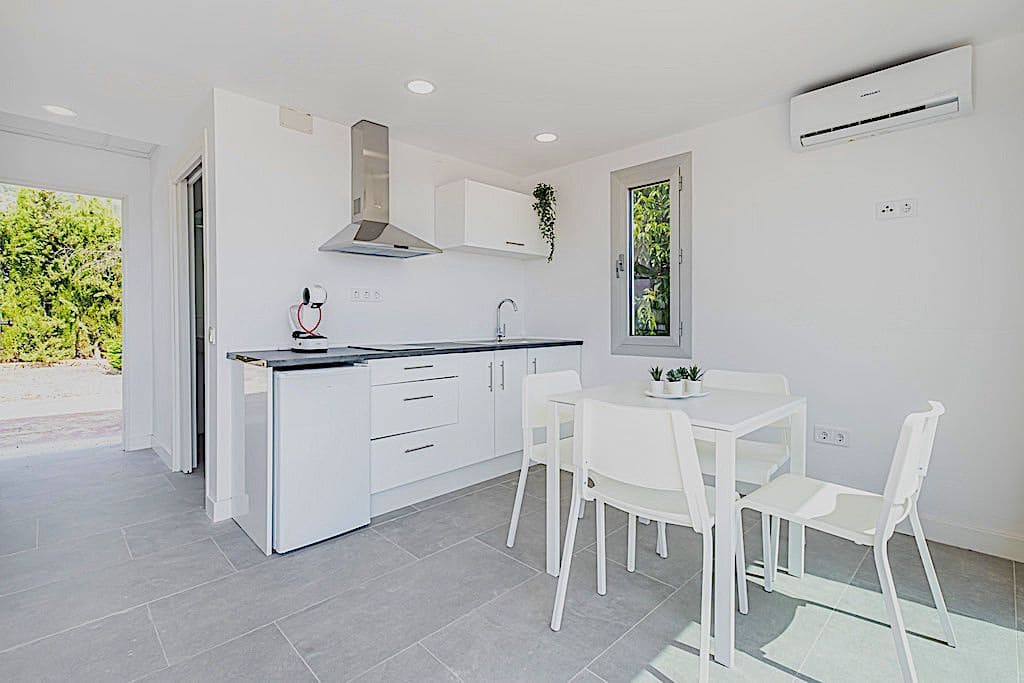 7 bedroom Villa for sale in Polop with pool garage - € 689,000 (Ref: 9425686)