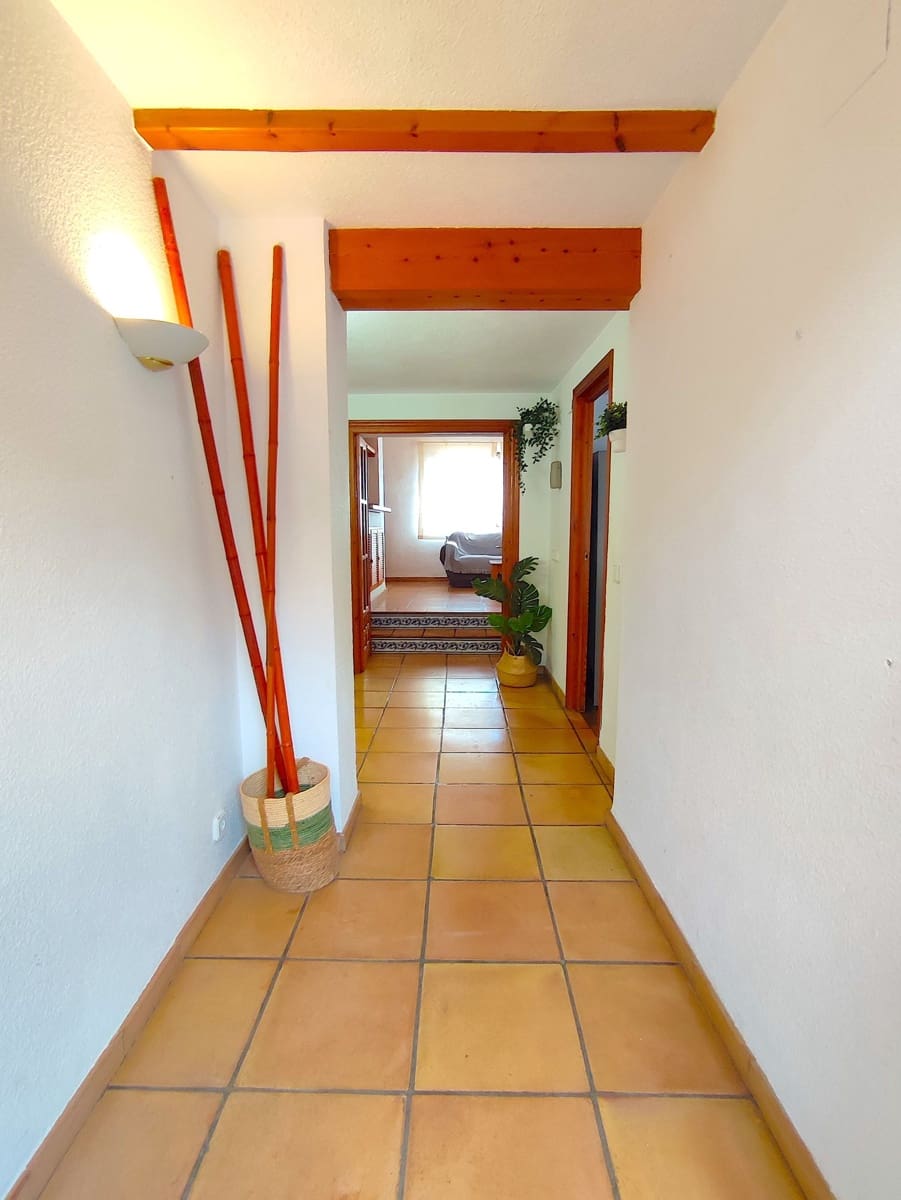 7 bedroom Villa for sale in Polop with pool garage - € 689,000 (Ref: 9425686)