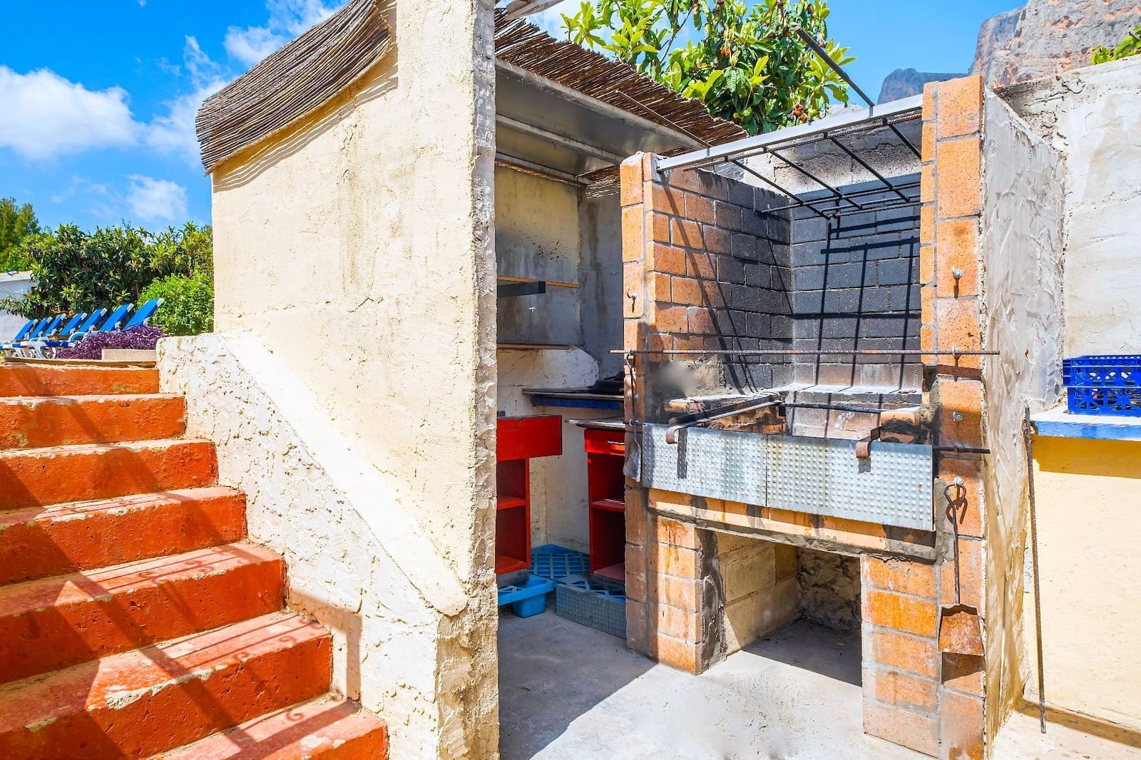 7 bedroom Villa for sale in Polop with pool garage - € 689,000 (Ref: 9425686)