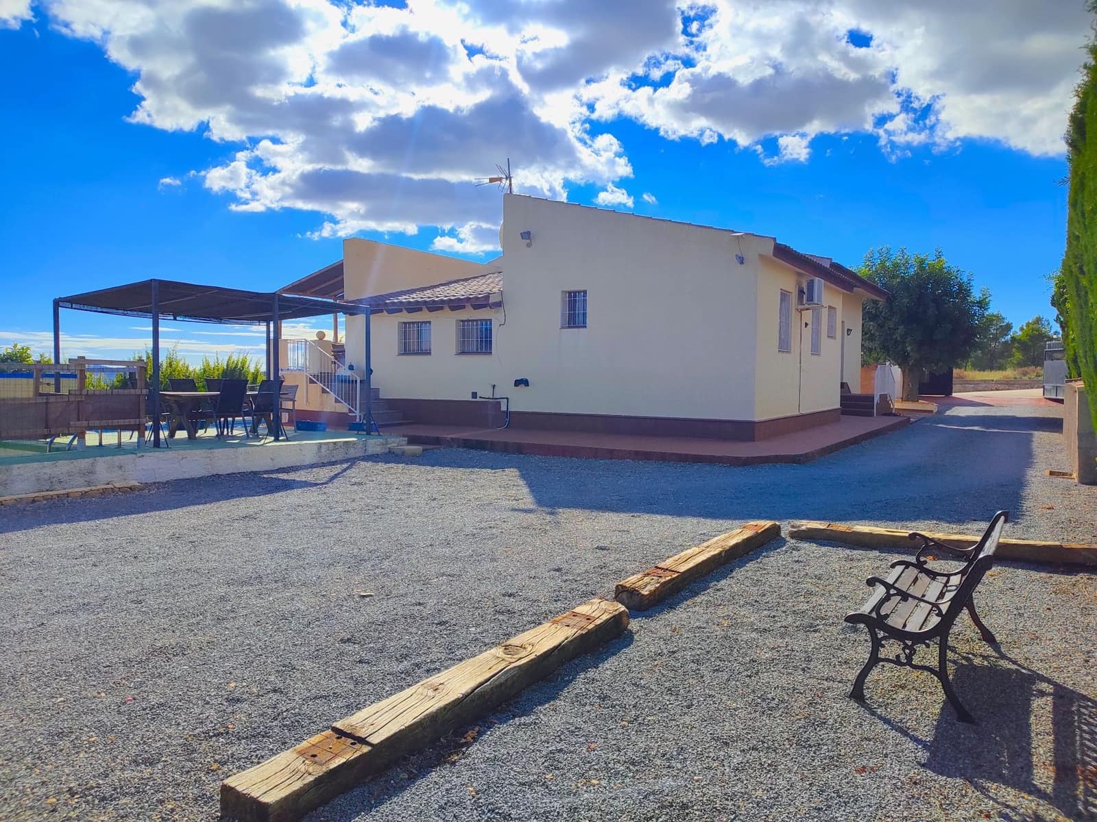 7 bedroom Villa for sale in Polop with pool garage - € 689,000 (Ref: 9425686)