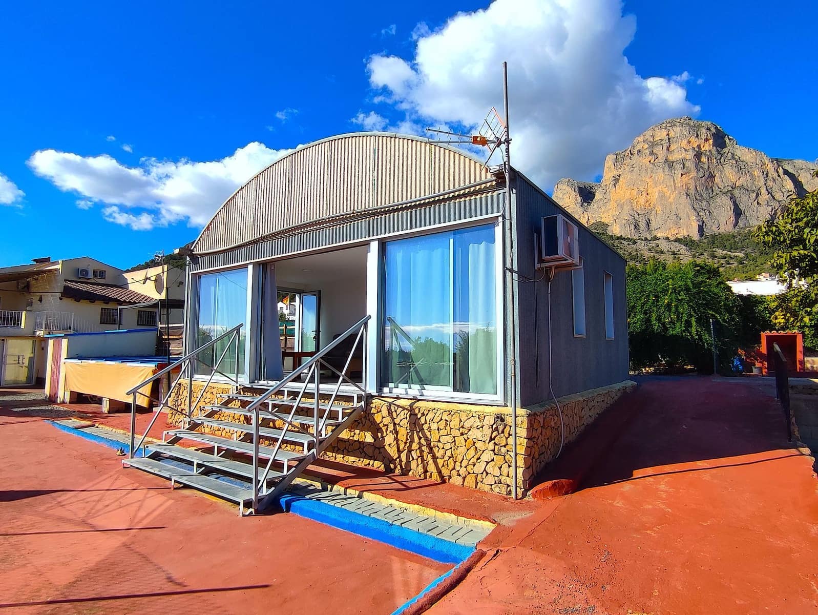 7 bedroom Villa for sale in Polop with pool garage - € 689,000 (Ref: 9425686)