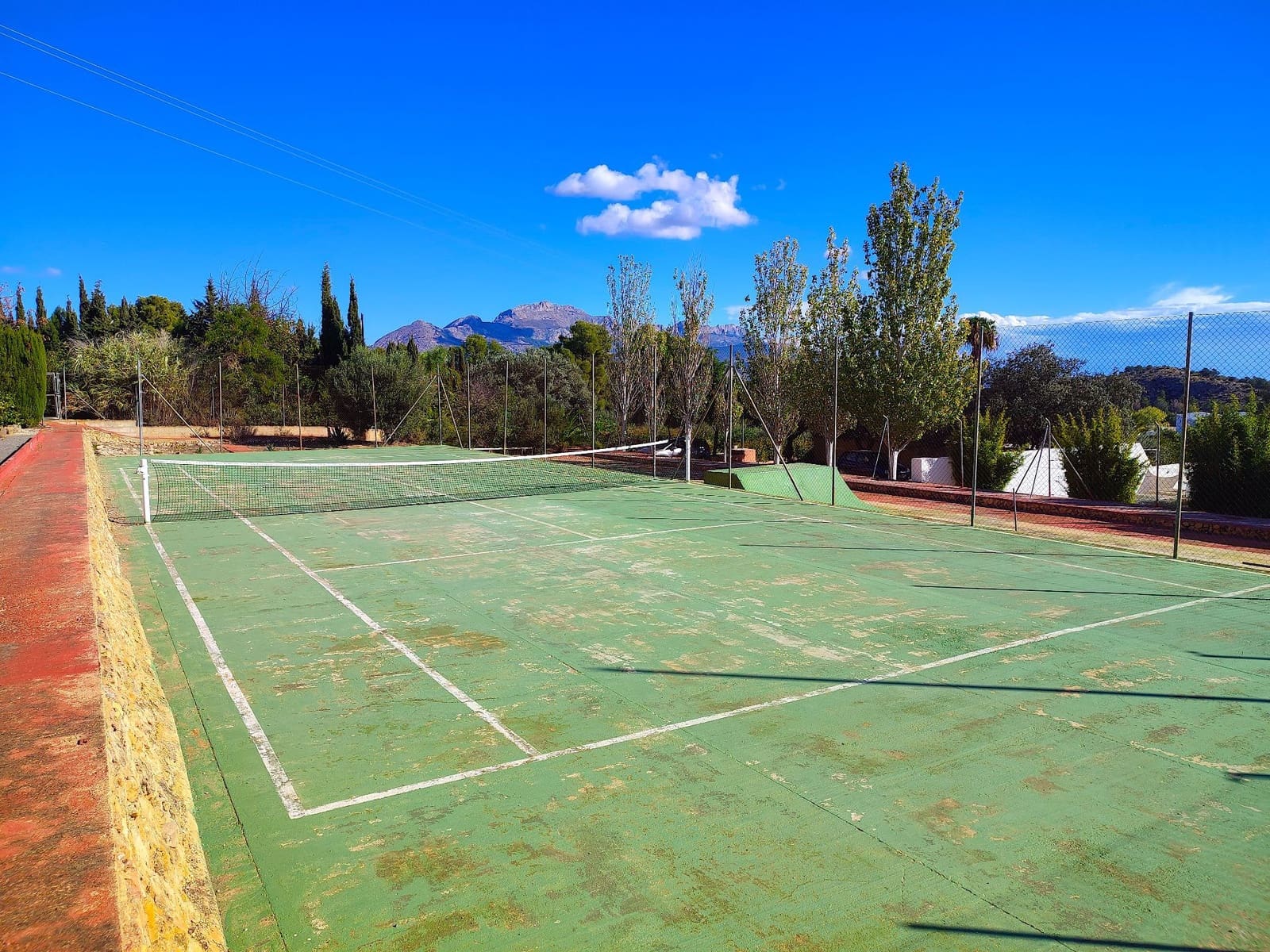 7 bedroom Villa for sale in Polop with pool garage - € 689,000 (Ref: 9425686)