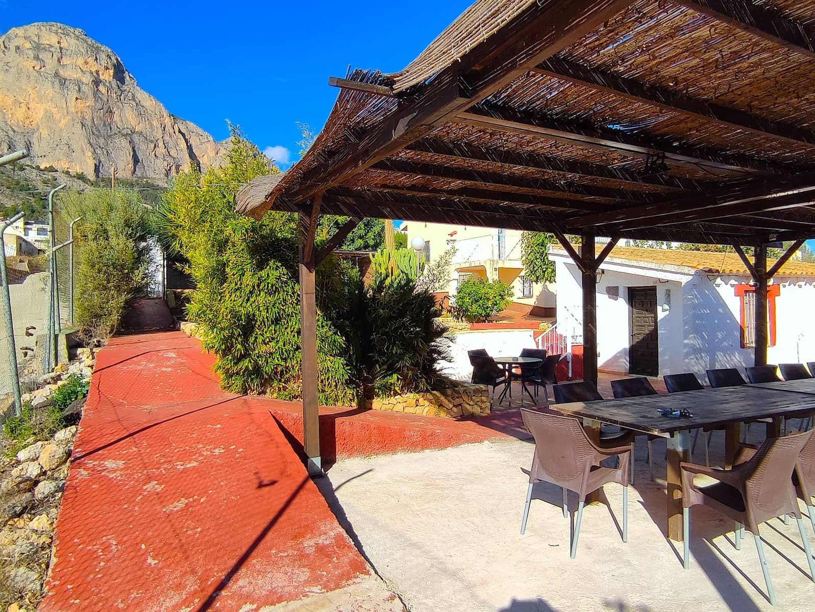 7 bedroom Villa for sale in Polop with pool garage - € 689,000 (Ref: 9425686)