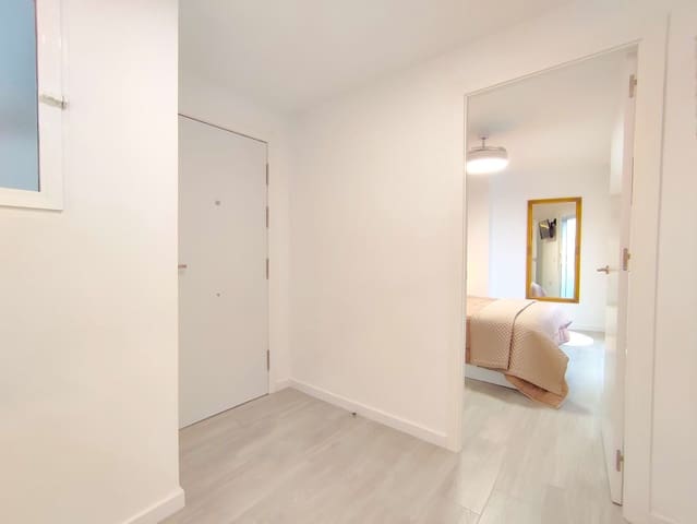 Piso de 3 habitaciones en Centro Urbano, Benidorm en alquiler - 1.300 € (Ref: 9433095)