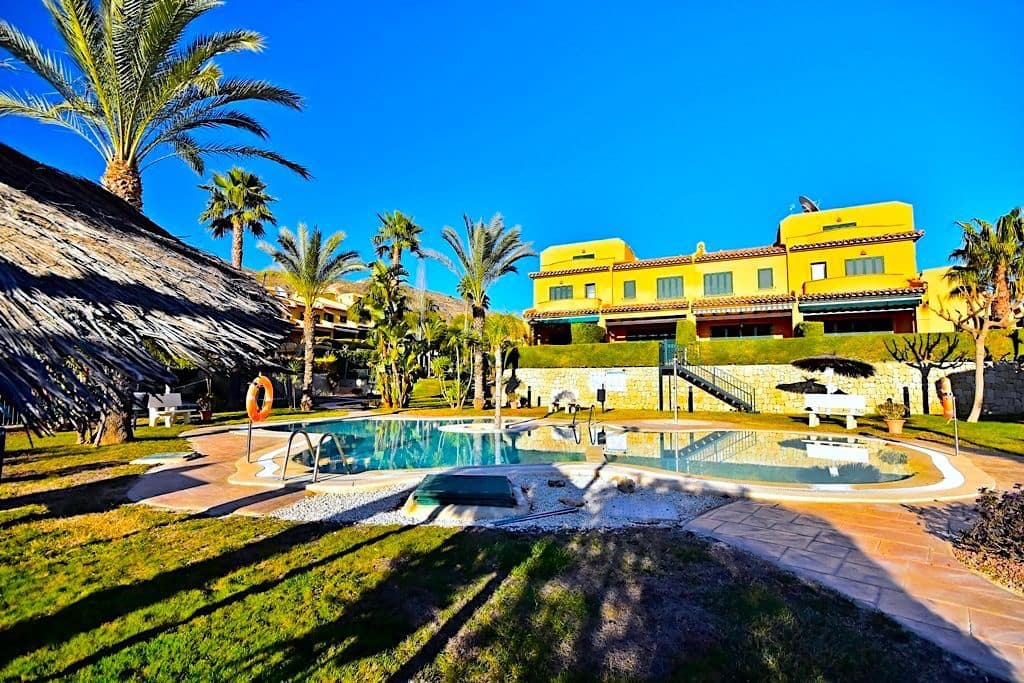 3 bedroom Semi-detached Villa for rent in Finestrat with pool garage - € 2,000 (Ref: 9602546)