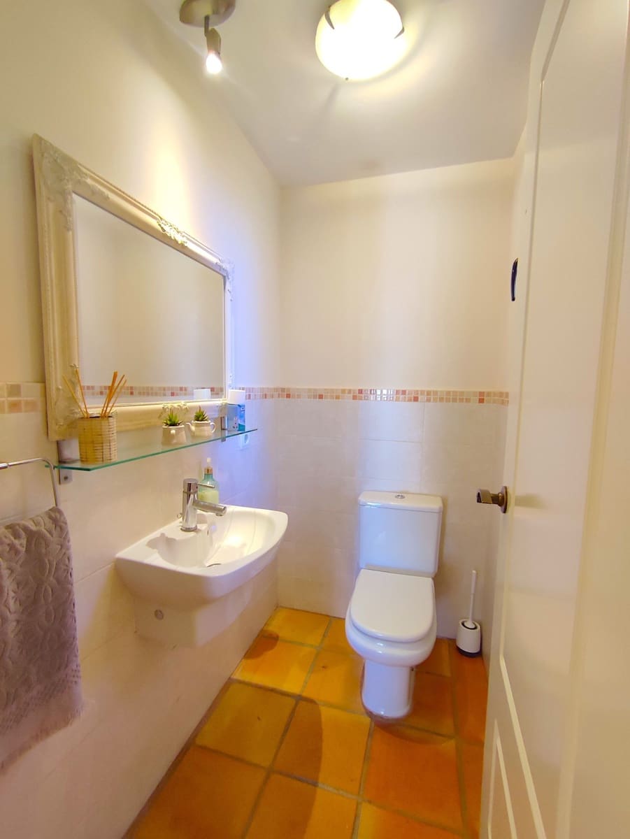 3 bedroom Semi-detached Villa for rent in Finestrat with pool garage - € 2,000 (Ref: 9602546)