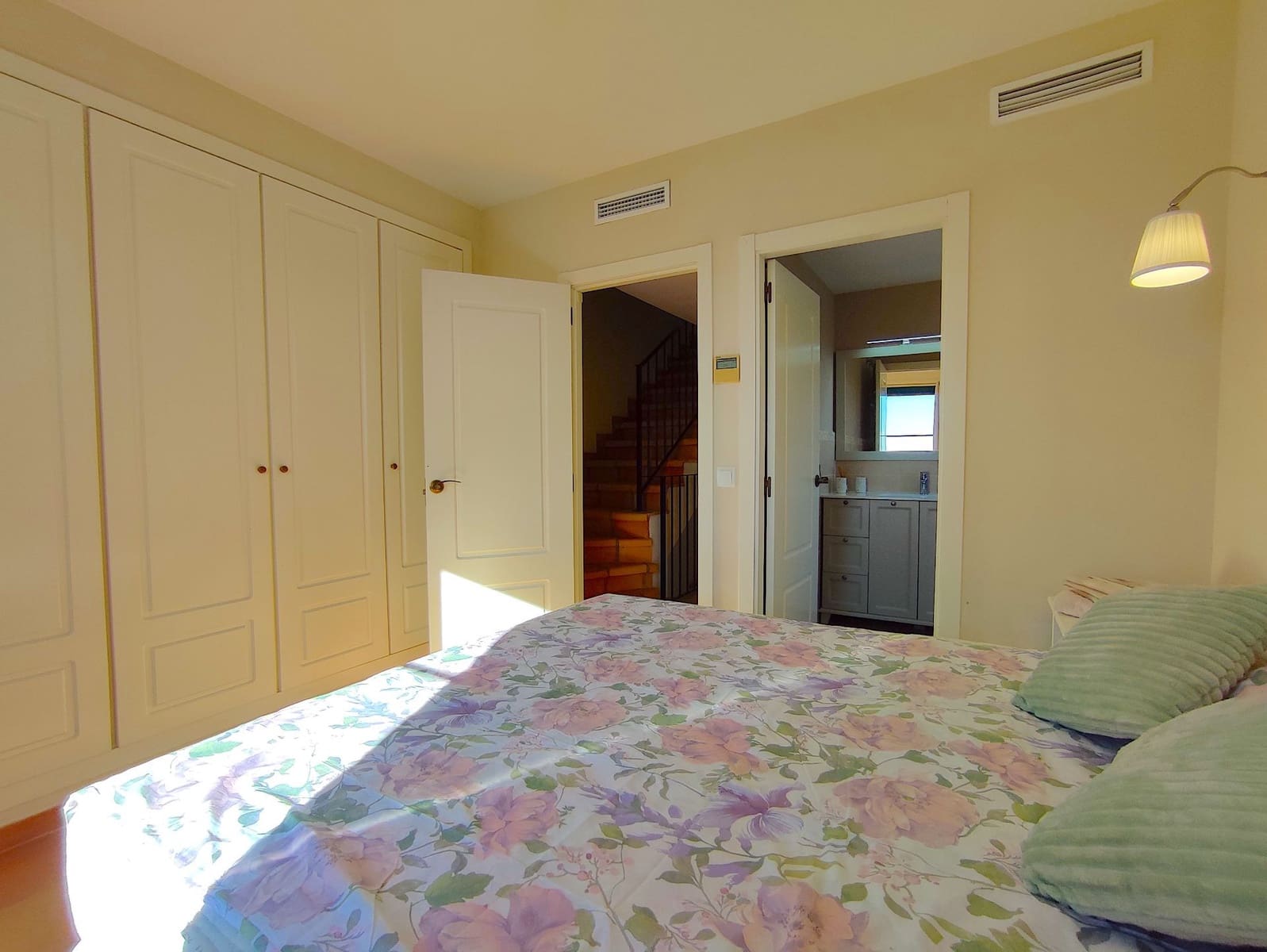 3 bedroom Semi-detached Villa for rent in Finestrat with pool garage - € 2,000 (Ref: 9602546)