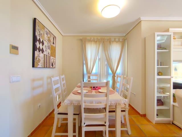 3 slaapkamer Halfvrijstaande villa te huur in Finestrat met zwembad garage - € 1.950 (Ref: 9602546)